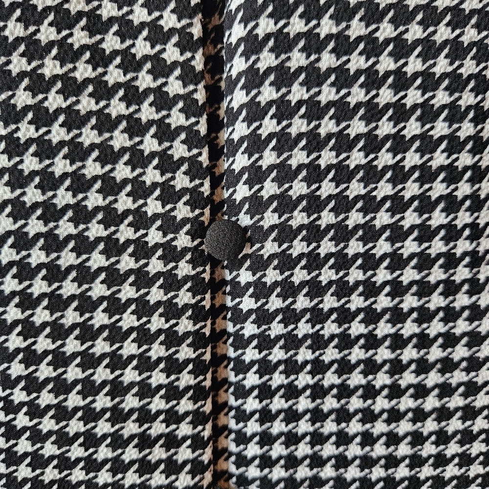 H&M Divided B&W Houndstooth Flared Button-Up Dress - Picture 6 of 7